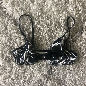 Pink NWOT black white palm small bikini top